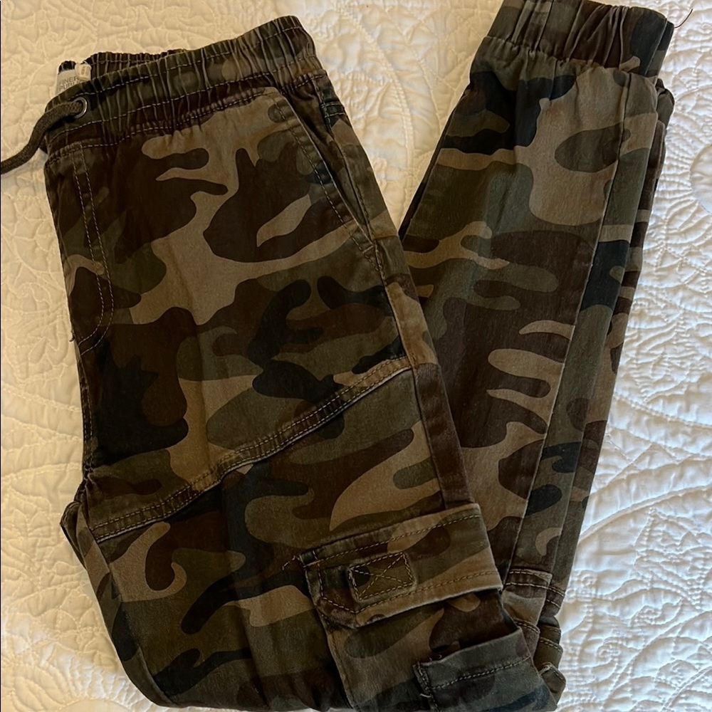 Camouflage Green and Brown Sweatpants with Elastic Waistband